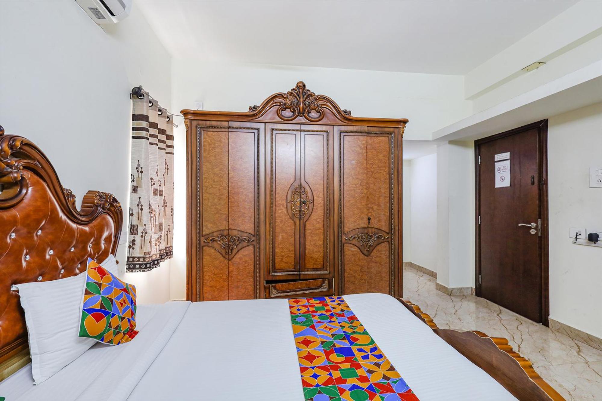 Fabexpress Fen Breeze Hotel Siruseri Exterior photo