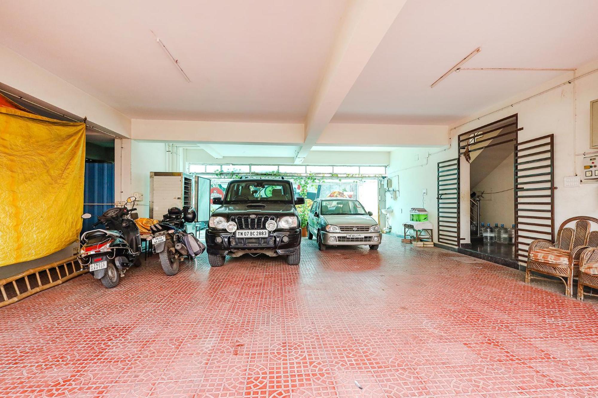 Fabexpress Fen Breeze Hotel Siruseri Exterior photo